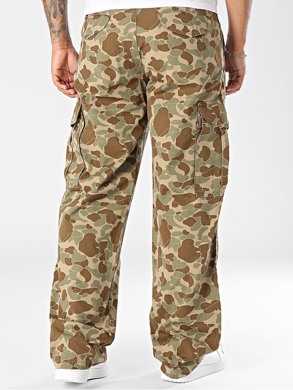 Levi's Camo Cargo Shorts in Brown and Green - Picture 7 of 10